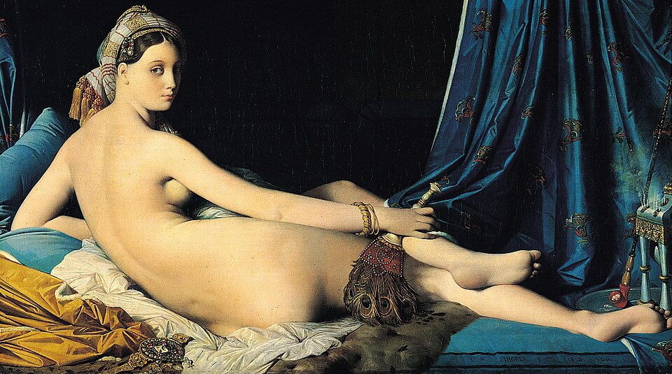 La Grande Odalisque, peinture de Jean-Auguste-Dominique Ingres : Une femme nue allongée de dos tourne la tête vers le spectateur, parmi des…