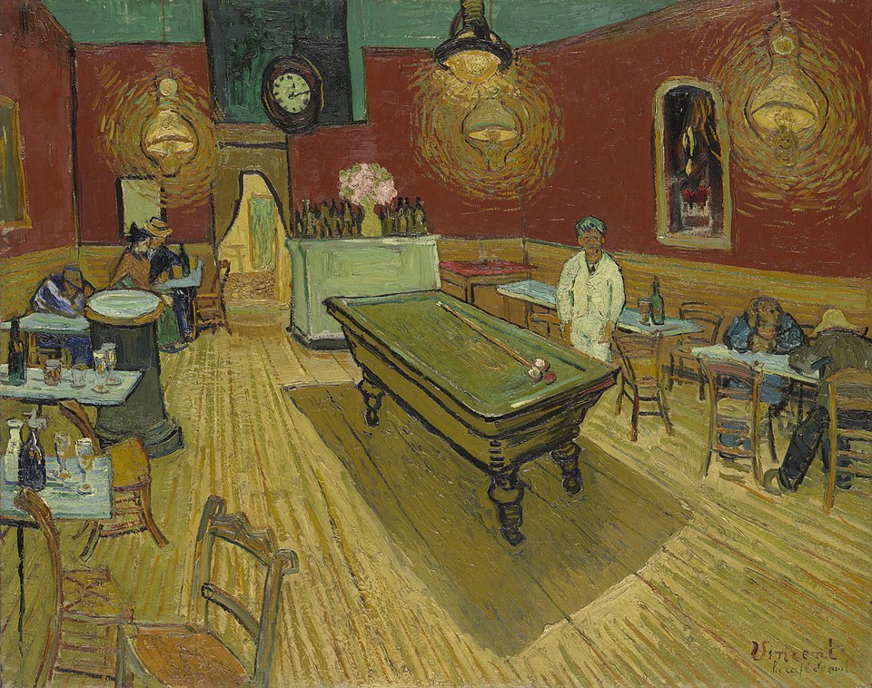 Le Café de nuit, peinture de Vincent van Gogh : Salle de café aux murs rouges, éclairée par un lustre, avec quelques clients isolés autour de…