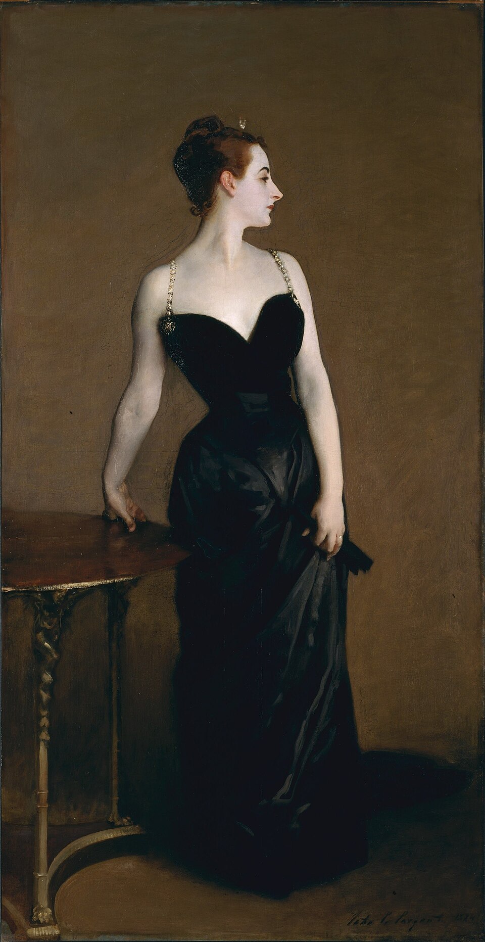 Madame X, peinture de John Singer Sargent : Une élégante femme en longue robe noire se détache sur un fond sombre, le visage de profil